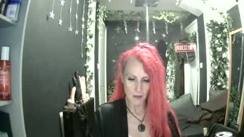 Snapshot of saucysky chatting on 07/28/26, 08:45 SaucySky online show from 07/28/26, 08:45