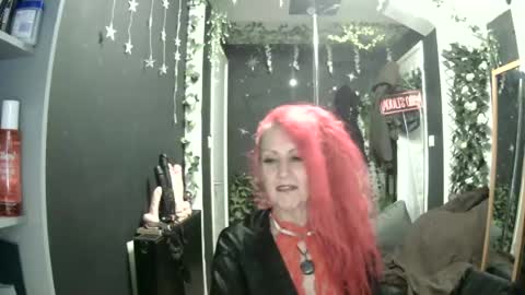Snapshot of saucysky chatting on 07/29/26, 09:24 SaucySky online show from 07/29/26, 09:24