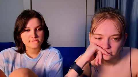 Snapshot of sav_anna chatting on 09/15/25, 05:57 LUNA and ANNA online show from 09/15/25, 05:57