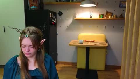 Snapshot of sav_anna chatting on 10/31/25, 02:51 LUNA and ANNA online show from 10/31/25, 02:51