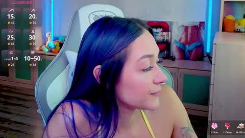 Snapshot of savage_lust_ chatting on 10/18/25, 03:42 Ariel online show from 10/18/25, 03:42