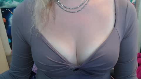 Snapshot of savanah_banana chatting on 10/04/25, 05:27 Savanah online show from 10/04/25, 05:27