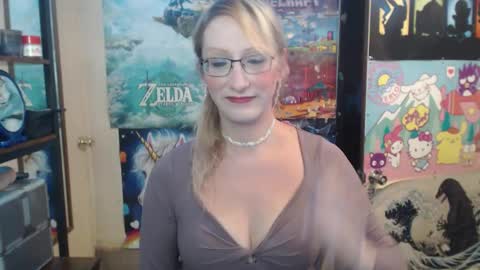 Snapshot of savanah_banana chatting on 10/13/25, 07:03 Savanah online show from 10/13/25, 07:03