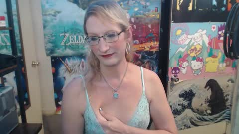 Snapshot of savanah_banana chatting on 10/22/25, 02:34 Savanah online show from 10/22/25, 02:34