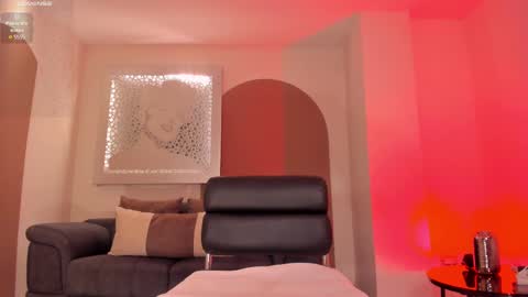 S a v a n n a h  online show from 02/15/25, 10:21