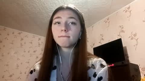 Sophie online show from 09/18/25, 01:35