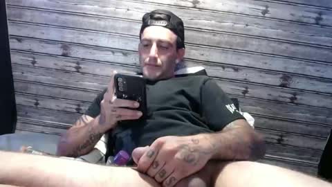 Snapshot of savedbythebell6996 chatting on 10/25/25, 05:19 savedbythebell6996 online show from 10/25/25, 05:19