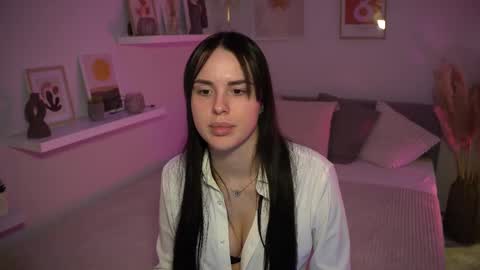 Naomi online show from 02/10/25, 07:49
