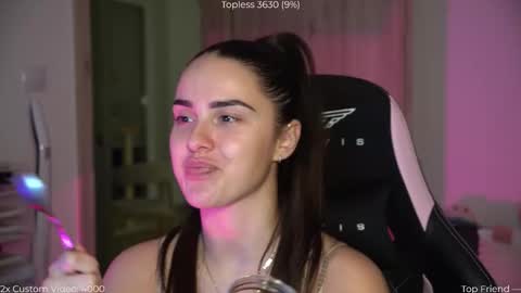 Snapshot of savvage_play chatting on 11/20/25, 07:46 Naomi online show from 11/20/25, 07:46