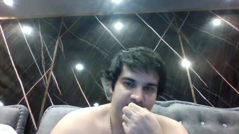Snapshot of sawasdee04 chatting on 04/25/26, 11:24 petperson04 online show from 04/25/26, 11:24