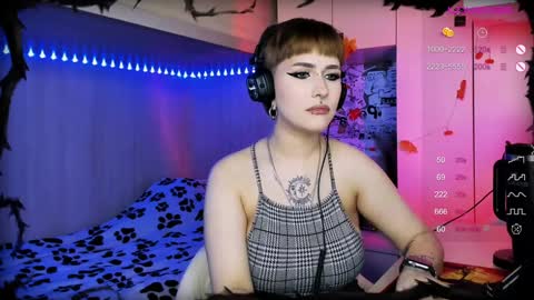 pronoun she. name Mary. age 21. online show from 12/11/24, 04:31