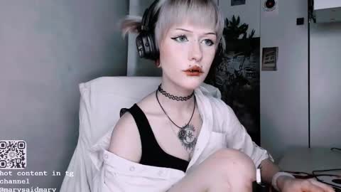 Snapshot of say_mary chatting on 09/26/25, 02:59 pronoun she. name Mary. age 21. online show from 09/26/25, 02:59