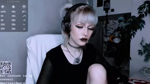 Snapshot of say_mary chatting on 10/06/25, 08:50 pronoun she. name Mary. age 21. online show from 10/06/25, 08:50