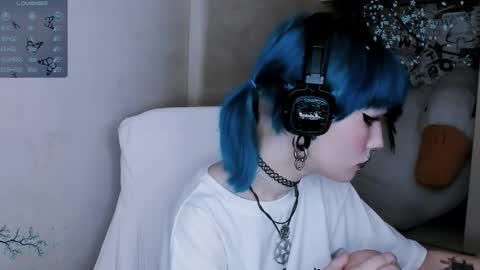 Snapshot of say_mary chatting on 11/03/25, 11:55 pronoun she. name Mary. age 21. online show from 11/03/25, 11:55