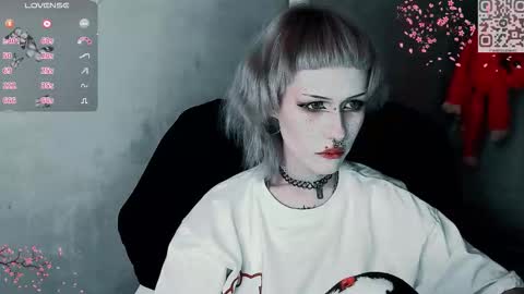 Snapshot of say_mary chatting on 11/22/25, 02:49 pronoun she. name Mary. age 21. online show from 11/22/25, 02:49