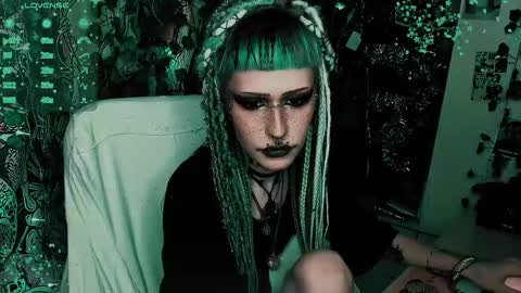 Snapshot of say_mary chatting on 01/14/26, 10:47 pronoun she. name Mary. age 21. online show from 01/14/26, 10:47
