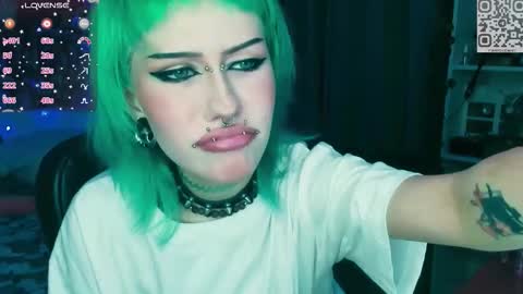 Snapshot of say_mary chatting on 02/26/26, 11:15 pronoun she. name Mary. age 21. online show from 02/26/26, 11:15