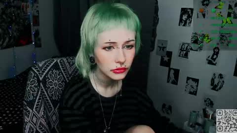 Snapshot of say_mary chatting on 03/20/26, 06:13 pronoun she. name Mary. age 21. online show from 03/20/26, 06:13