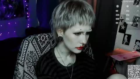 Snapshot of say_mary chatting on 05/02/26, 03:17 pronoun she. name Mary. age 21. online show from 05/02/26, 03:17
