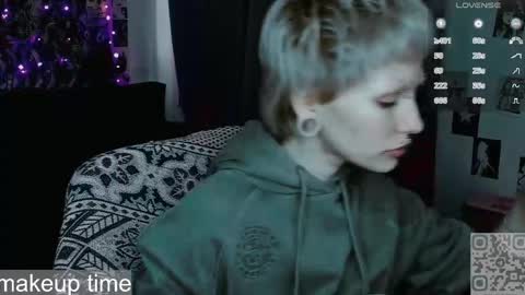 Snapshot of say_mary chatting on 05/10/26, 02:55 pronoun she. name Mary. age 21. online show from 05/10/26, 02:55