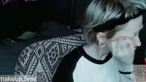 Snapshot of say_mary chatting on 05/11/26, 04:59 pronoun she. name Mary. age 21. online show from 05/11/26, 04:59