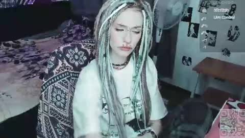 Snapshot of say_mary chatting on 06/15/26, 10:39 pronoun she. name Mary. age 21. online show from 06/15/26, 10:39