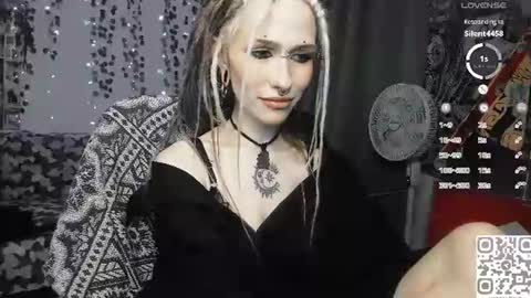 Snapshot of say_mary chatting on 07/30/26, 04:50 pronoun she. name Mary. age 21. online show from 07/30/26, 04:50