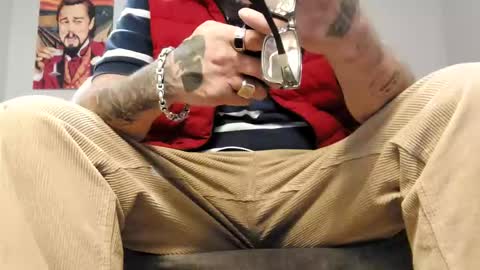 Snapshot of sayhi2mylilguy chatting on 10/26/25, 10:43 sayhi2mylilguy online show from 10/26/25, 10:43