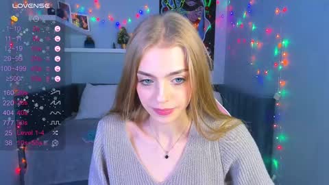 Snapshot of sayl0r_moon chatting on 12/24/24, 11:55 Kira GMT 7 Mon Thu-Sun 0800am-0200pm online show from 12/24/24, 11:55