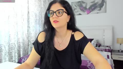 Snapshot of sayyouwantme1 chatting on 01/29/25, 08:08 Mikyyy online show from 01/29/25, 08:08