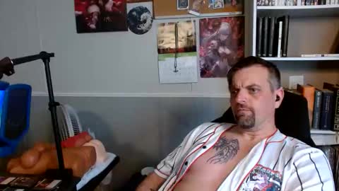 Snapshot of scarecrow2wm chatting on 05/23/26, 07:29 Kent Clark online show from 05/23/26, 07:29