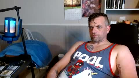 Snapshot of scarecrow2wm chatting on 06/18/26, 02:21 Kent Clark online show from 06/18/26, 02:21
