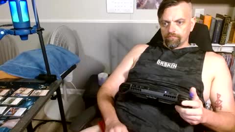 Snapshot of scarecrow2wm chatting on 07/19/26, 05:44 Kent Clark online show from 07/19/26, 05:44