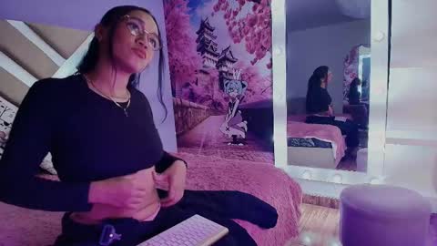 Snapshot of scarleett_ebony chatting on 11/06/25, 07:48 scarleett_ebony online show from 11/06/25, 07:48