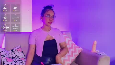 Snapshot of scarleett_ebony chatting on 11/10/25, 07:35 scarleett_ebony online show from 11/10/25, 07:35