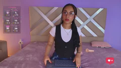 Snapshot of scarleett_ebony chatting on 12/03/25, 07:56 scarleett_ebony online show from 12/03/25, 07:56