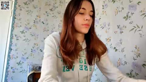 Snapshot of scarlet1flowers chatting on 10/04/25, 08:12 Kira online show from 10/04/25, 08:12