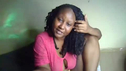 Snapshot of scarlet_25142359 chatting on 10/22/25, 12:11 scarlet_25142359 online show from 10/22/25, 12:11