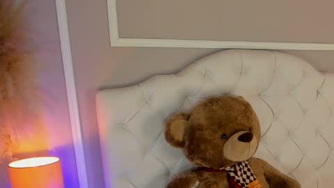 Snapshot of scarlet__hill chatting on 12/29/24, 07:00 scarlet hill online show from 12/29/24, 07:00