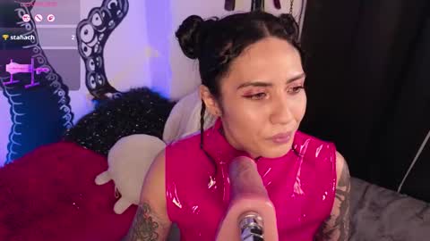 Explicit Content  online show from 11/16/25, 07:25