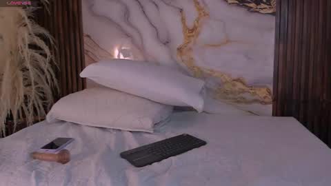 scarlet__rose_ online show from 06/09/26, 06:19