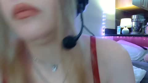 Snapshot of scarlet_carnal chatting on 02/15/25, 10:31 Scarlet Carnal - online show from 02/15/25, 10:31