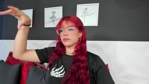 Snapshot of scarlet_castro chatting on 09/29/25, 11:48 Scarlet online show from 09/29/25, 11:48