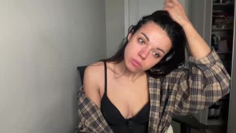 Snapshot of scarlet_daisy_ chatting on 05/03/26, 07:36 Sophie online show from 05/03/26, 07:36