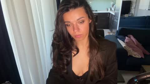 Snapshot of scarlet_daisy_ chatting on 05/05/26, 07:16 Sophie online show from 05/05/26, 07:16