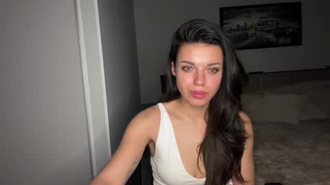 Snapshot of scarlet_daisy_ chatting on 05/21/26, 07:10 Sophie online show from 05/21/26, 07:10