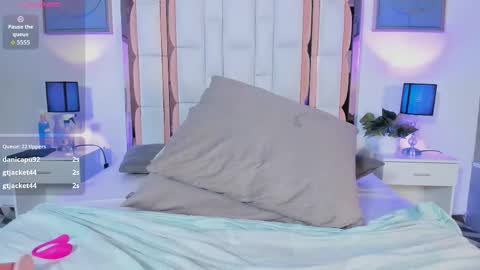 Claudia  online show from 11/27/25, 08:38