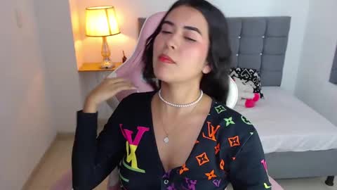 scarlet_dream10 online show from 01/15/25, 10:35