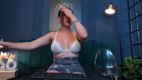 Snapshot of scarlet_edwars chatting on 09/12/25, 06:30 Scarlet Edwars online show from 09/12/25, 06:30