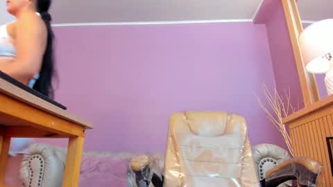 Snapshot of scarlet_edwars chatting on 09/17/25, 06:42 Scarlet Edwars online show from 09/17/25, 06:42